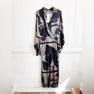 Abstract Patterned outfit sets in Black and Beige